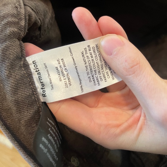 NWT Reformation Tazz Denim Skirt Espresso Brown Size 26 - Picture 9 of 9